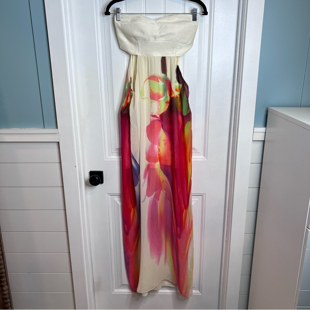 WOW Couture (Gold Label) Cream Multicolor Floral Print Maxi Dress.‎ Size Small.